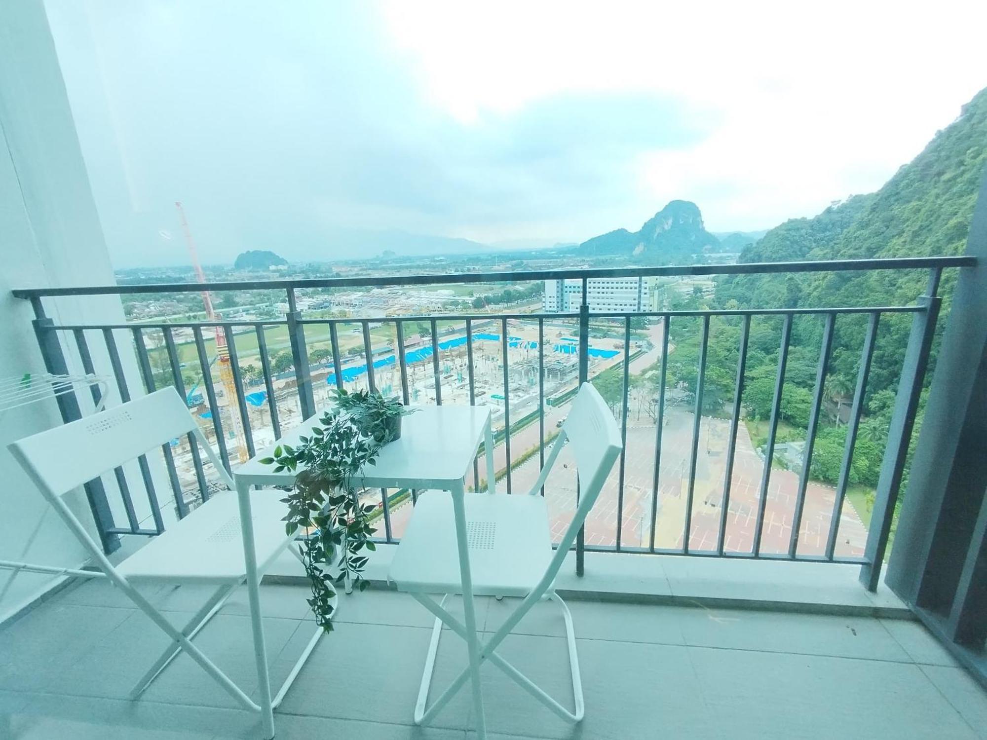 Ipoh Sunway Onsen Suites And Tambun Guesthouse , 3-14Pax 2Parking By Iwh Экстерьер фото